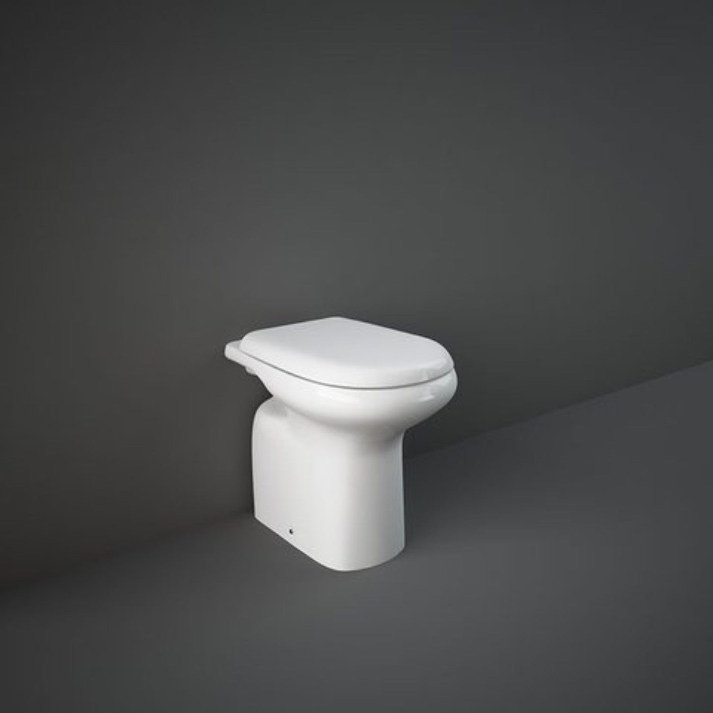 immagine-1-rak-ceramics-vaso-wc-a-pavimento-rak-orient-in-ceramica-con-scarico-a-terra-sedile-con-coperchio-rak-orient-originale-ean-99580551-jpg