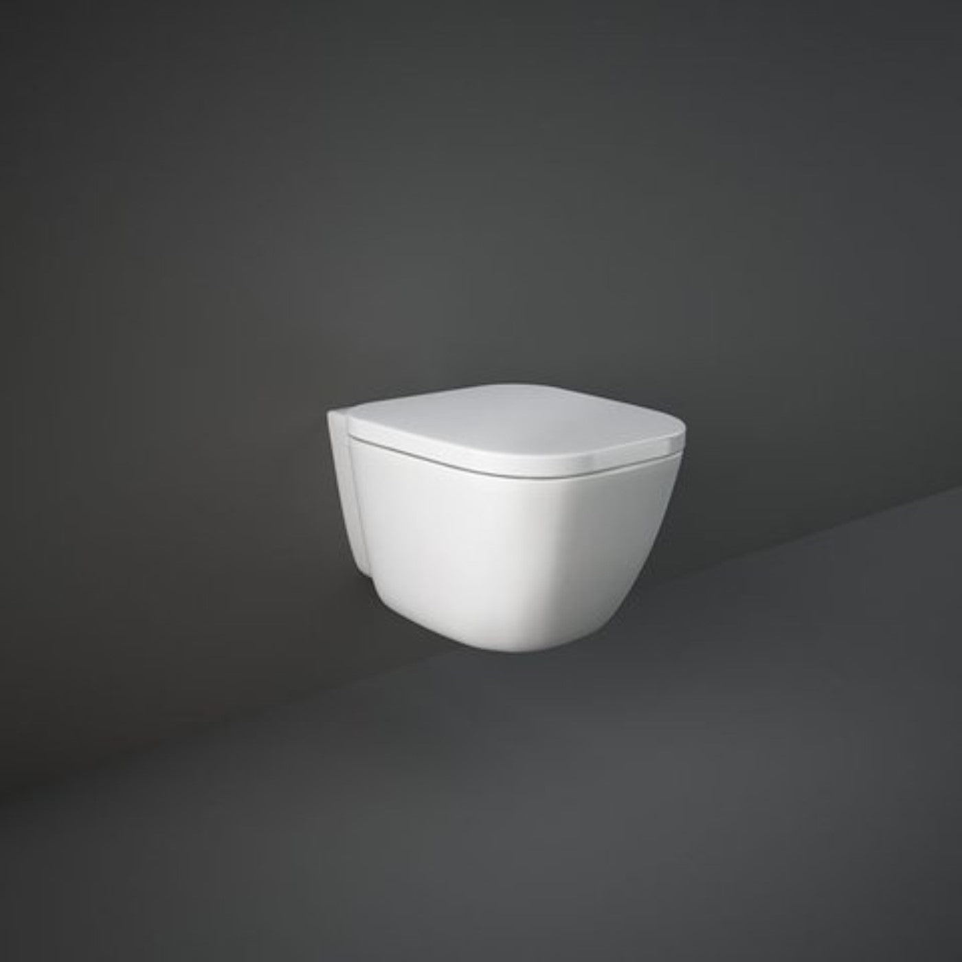 immagine-1-rak-ceramics-vaso-wc-sospeso-rak-one-in-ceramica-sedile-con-coperchio-flat-rak-one-originale-ean-99580285-jpg